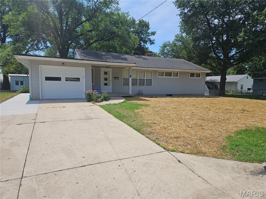 Homes for sale in Montgomery, MO | 204 W Ford Street, Montgomery, MO 63361 | MLS# MIS25047579