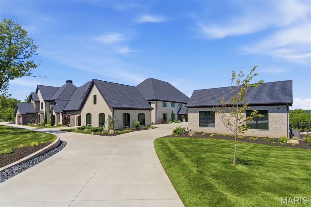 Homes for sale in Branson, MO | 300 Ridgecrest Dr, Branson, MO 65630 | MLS# MIS25049427