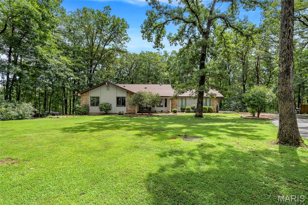 Homes for sale in Defiance, MO | 12 Hawk Forest Ct, Defiance, MO 63341 | MLS# MIS25050484