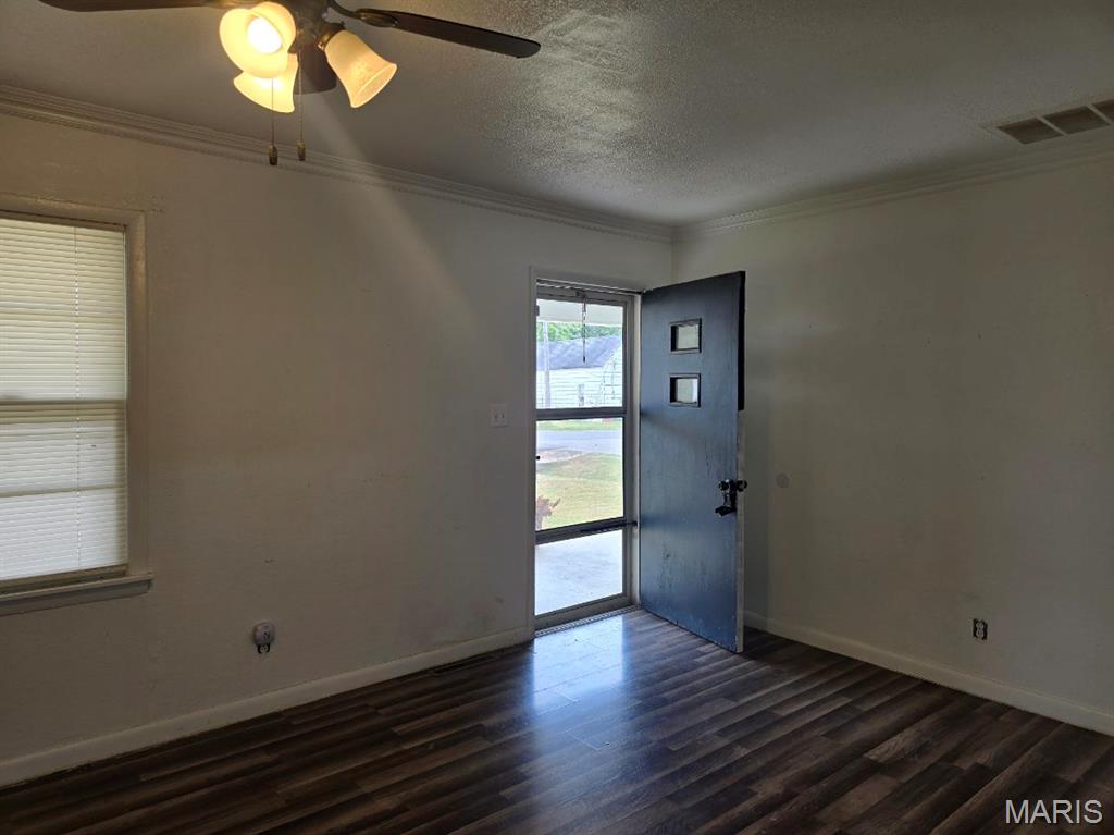 Homes for sale in Dexter, MO | 801 N Poplar St, Dexter, MO 63841 | MLS# MIS25054563