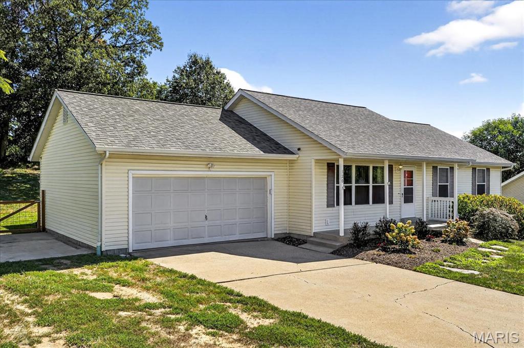 Homes for sale in Labadie, MO | 320 Meadow Crest Dr, Labadie, MO 63055 | MLS# MIS25058960