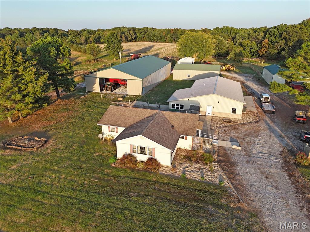 Homes for sale in Pinckneyville, IL | 5238 Woodhaven Rd, Pinckneyville, IL 62274 | MLS# MIS25061228