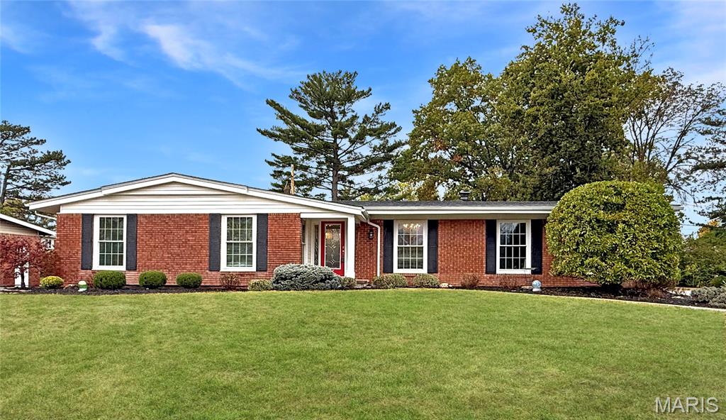 Homes for sale in Ballwin, MO | 822 822 Westwood Dr Dr, Ballwin, MO 63011 | MLS# MIS25072518