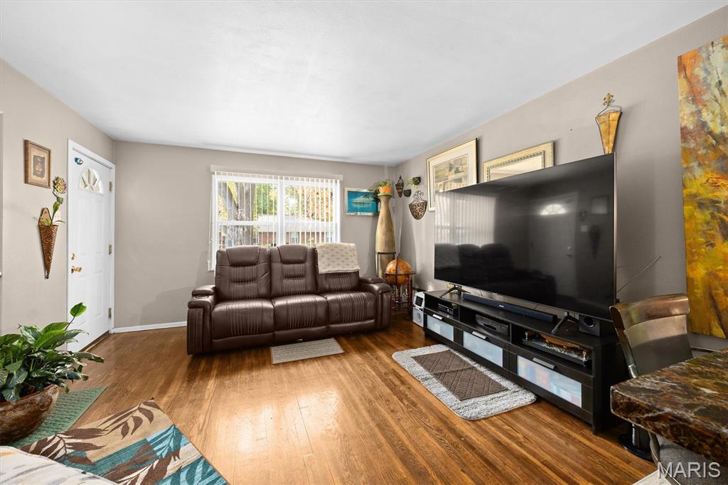 Homes for sale in Belleville, IL | 6317 W Washington St, Belleville, IL 62223 | MLS# MIS25073343