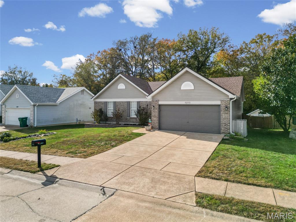 Homes for sale in Imperial, MO | 5253 Seasonbrooks Ln, Imperial, MO 63052 | MLS# MIS25073436