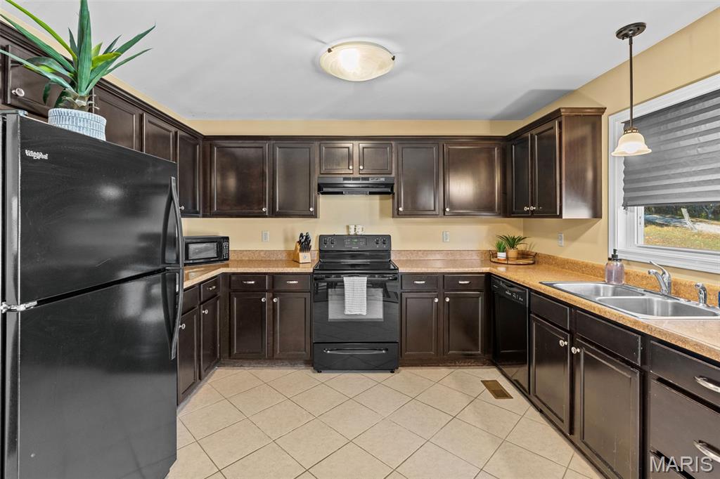 Homes for sale in New Haven, MO | 711 Sawyer Ter, New Haven, MO 63068 | MLS# MIS25074201