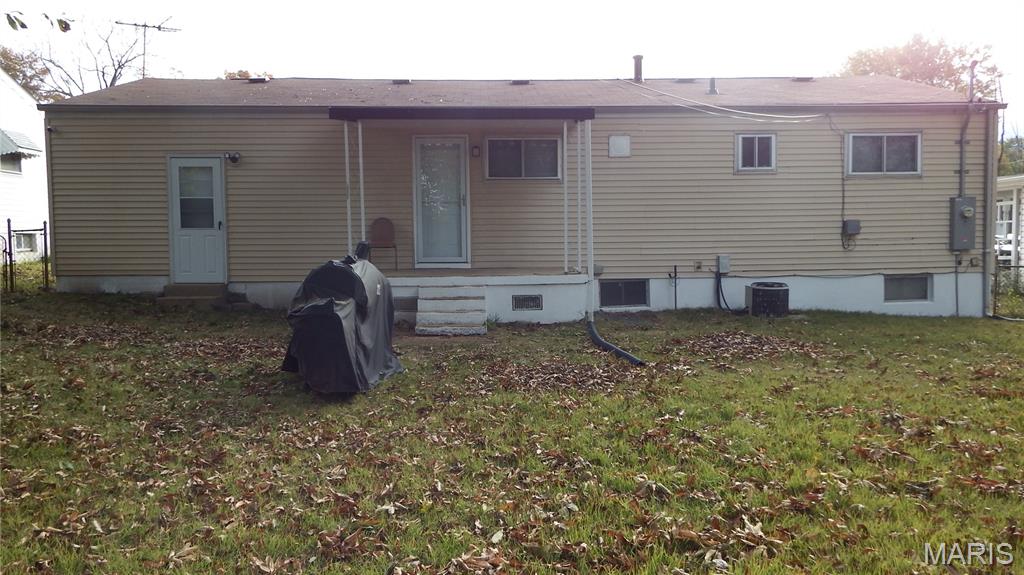 Homes for sale in Florissant, MO | 1145 S Waterford Dr, Florissant, MO 63033 | MLS# MIS25074944