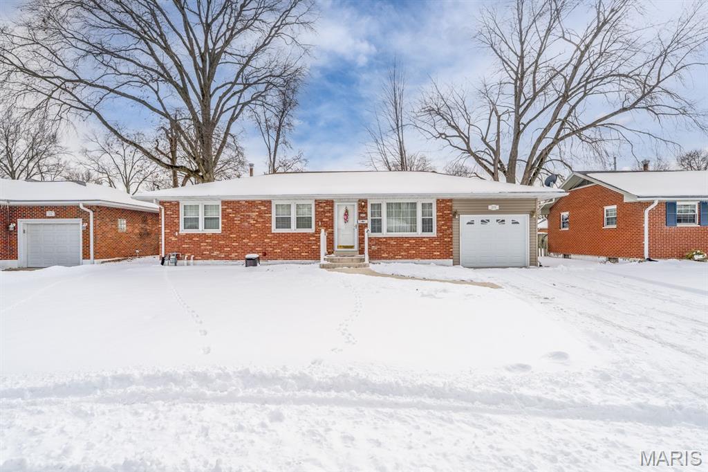 Homes for sale in Granite City, IL | 2570 Boyle Ave, Granite City, IL 62040 | MLS# MIS25075261