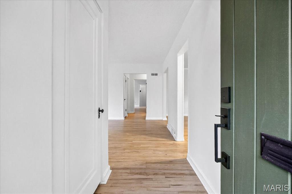 Homes for sale in St Louis, MO | 246 S Old Orchard Ave, St Louis, MO 63119 | MLS# MIS25076108