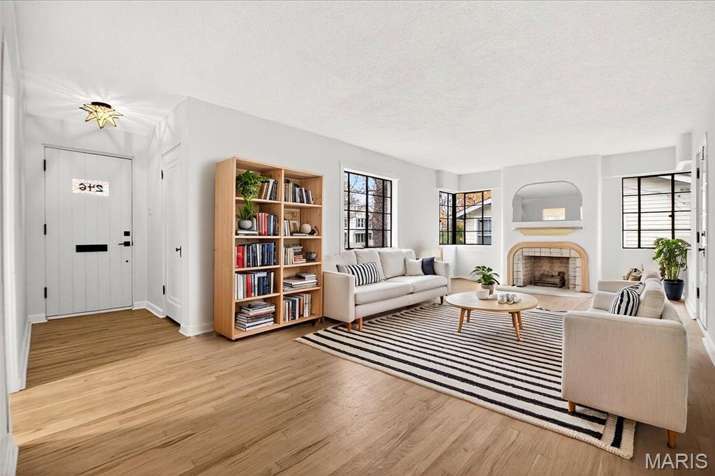 Homes for sale in St Louis, MO | 246 S Old Orchard Ave, St Louis, MO 63119 | MLS# MIS25076108