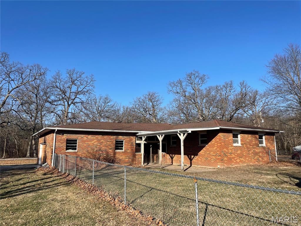 Homes for sale in Wilsonville, IL | 704 N Sawyer St, Wilsonville, IL 62093 | MLS# MIS25076527