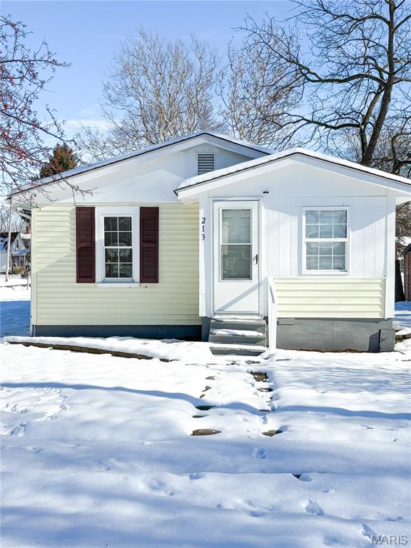 Homes for sale in Brighton, IL | 213 N Cross St, Brighton, IL 62012 | MLS# MIS25076580