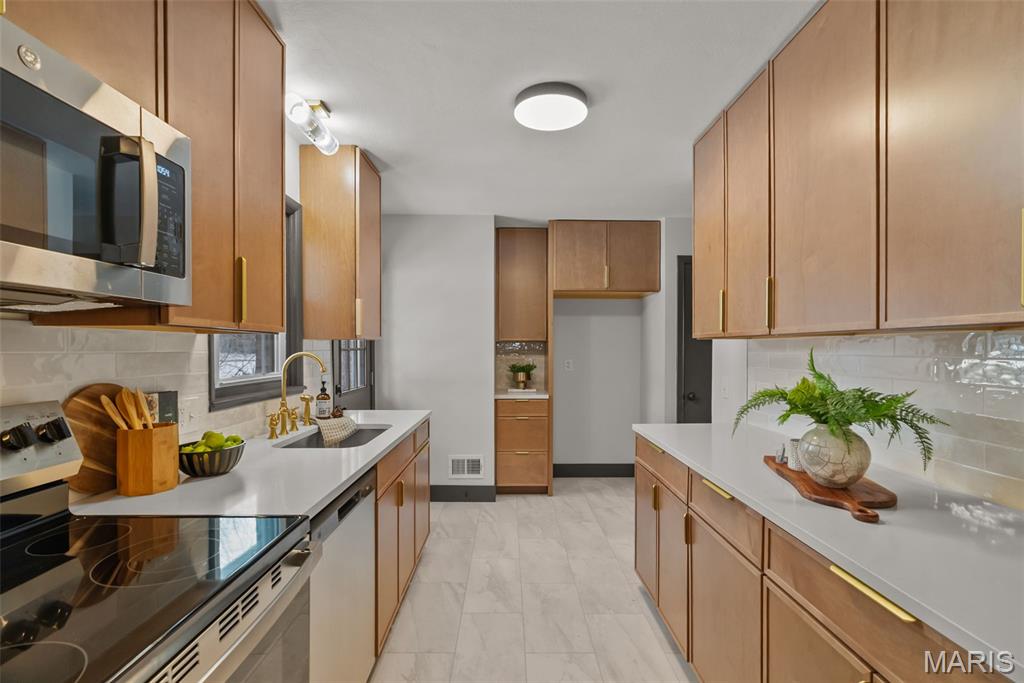 Homes for sale in Kirkwood, MO | 816 S Ballas Rd, Kirkwood, MO 63122 | MLS# MIS25076773