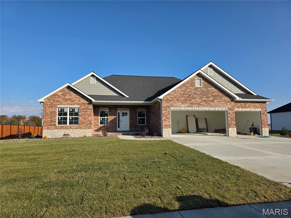 Homes for sale in Mascoutah, IL | 1192 Widgeon Dr, Mascoutah, IL 62258 | MLS# MIS25077020