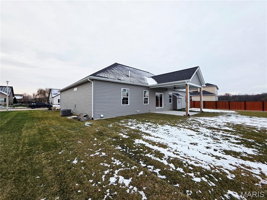 Homes for sale in Mascoutah, IL | 1192 Widgeon Dr, Mascoutah, IL 62258 | MLS# MIS25077020