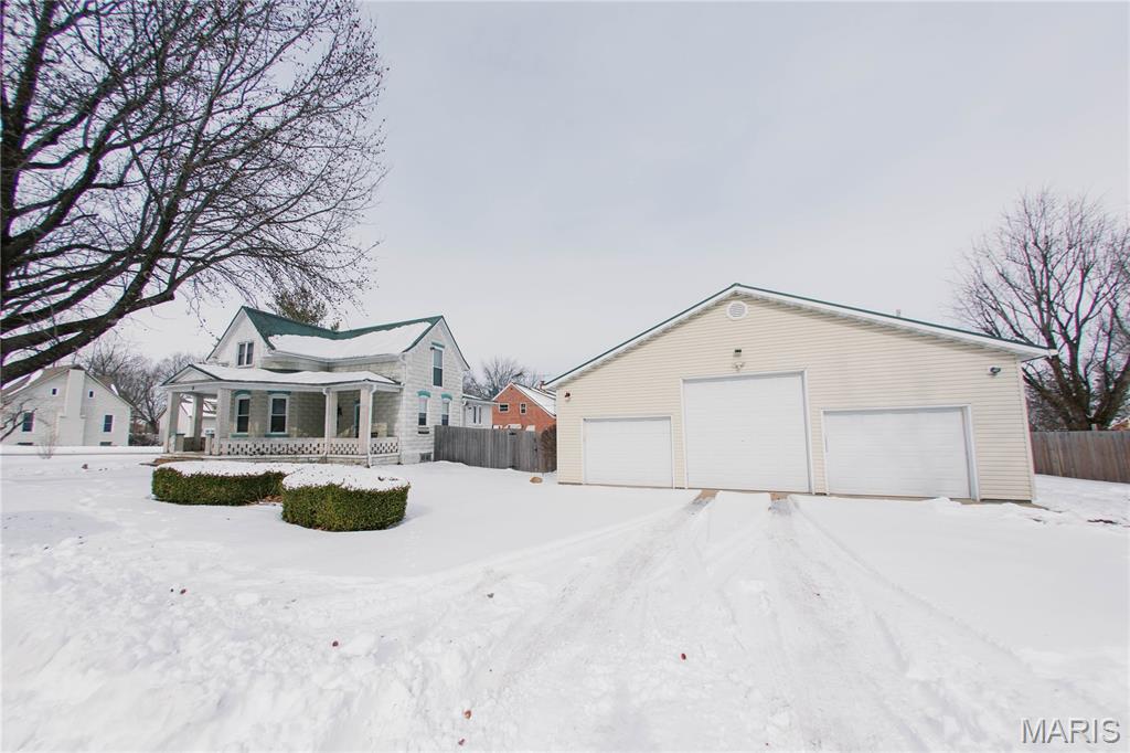 Homes for sale in Owensville, MO | 111 W Madison Ave, Owensville, MO 65066 | MLS# MIS25077089