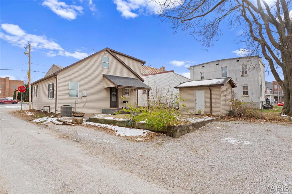 Homes for sale in Waterloo, IL | 207 N Main St, Waterloo, IL 62298 | MLS# MIS25079731