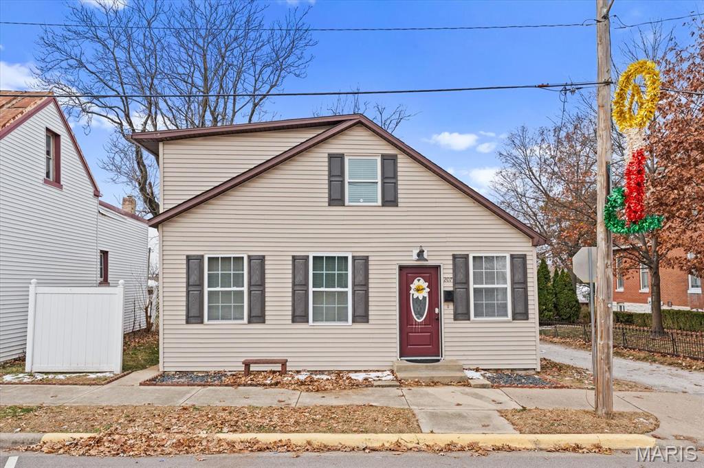 Homes for sale in Waterloo, IL | 207 N Main St, Waterloo, IL 62298 | MLS# MIS25079731