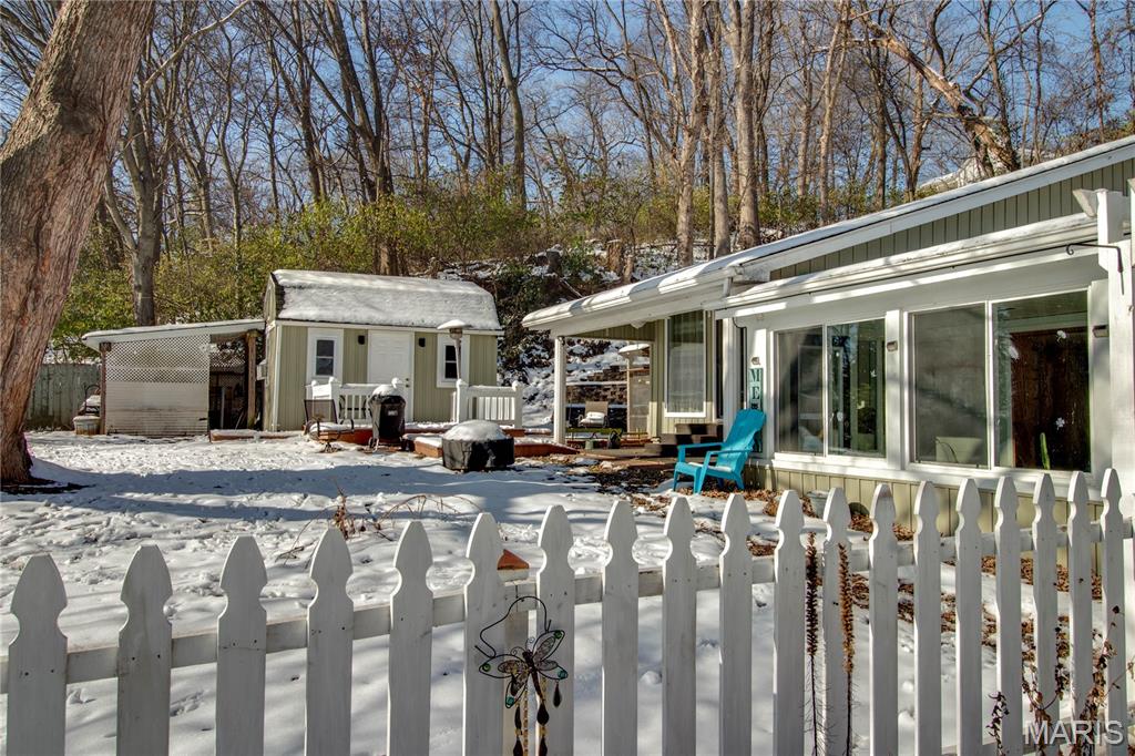 Homes for sale in Grafton, IL | 104 Grafton Hills Dr, Grafton, IL 62037 | MLS# MIS25079751