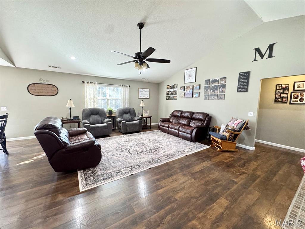 Homes for sale in Dexter, MO | 1407 Birch Crk, Dexter, MO 63841 | MLS# MIS25079956