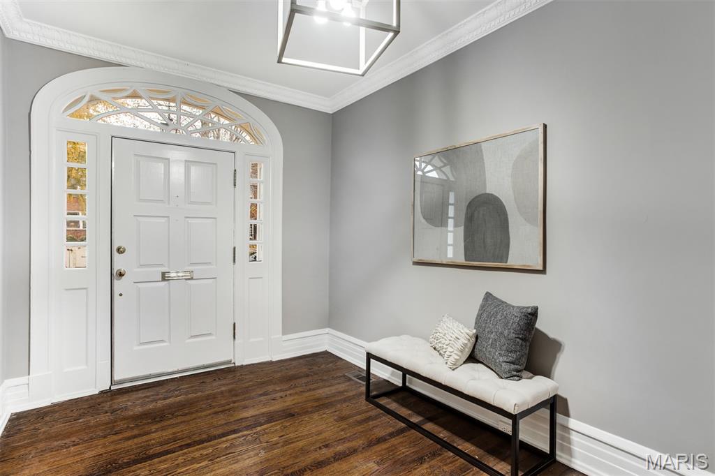 Homes for sale in University City, MO | 7162 Pershing Ave, University City, MO 63130 | MLS# MIS25079970