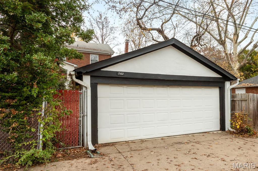 Homes for sale in University City, MO | 7162 Pershing Ave, University City, MO 63130 | MLS# MIS25079970