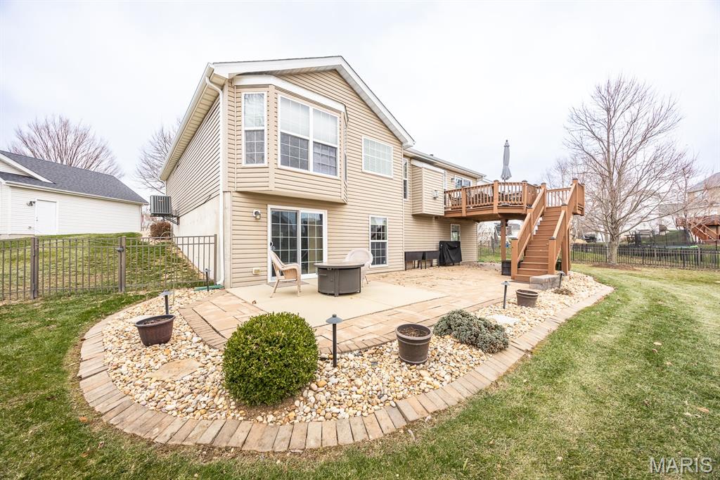 Homes for sale in Fairview Heights, IL | 6904 Arbor Cove Dr, Fairview Heights, IL 62208 | MLS# MIS25080013