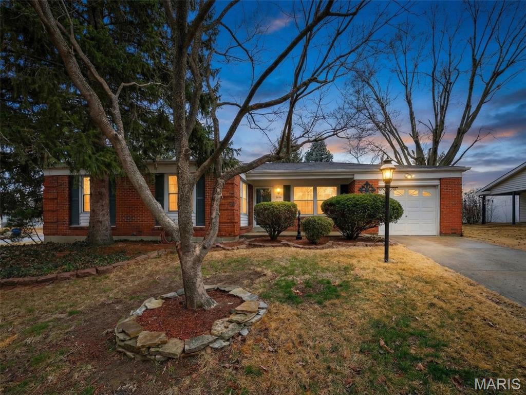 Homes for sale in Florissant, MO | 2590 Hackney Dr, Florissant, MO 63033 | MLS# MIS25080144