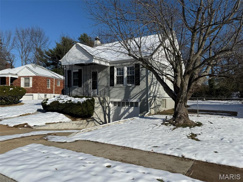 Homes for sale in St John, MO | 3708 Killarney Ct, St John, MO 63114 | MLS# MIS25080548