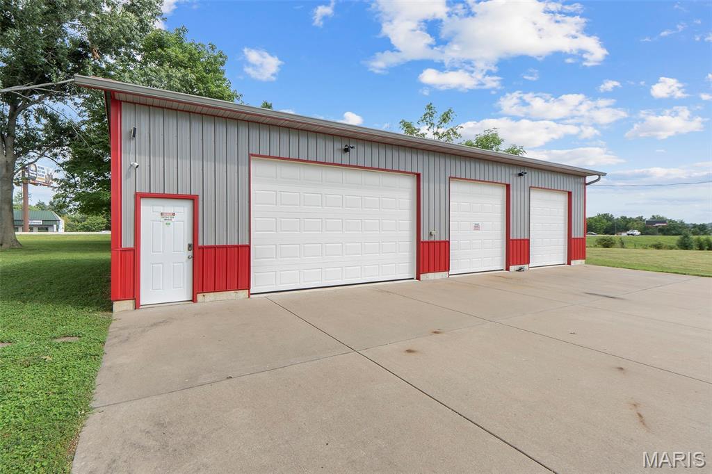 Homes for sale in Perryville, MO | 1512 Old St Mary's Rd, Perryville, MO 63775 | MLS# MIS25080826