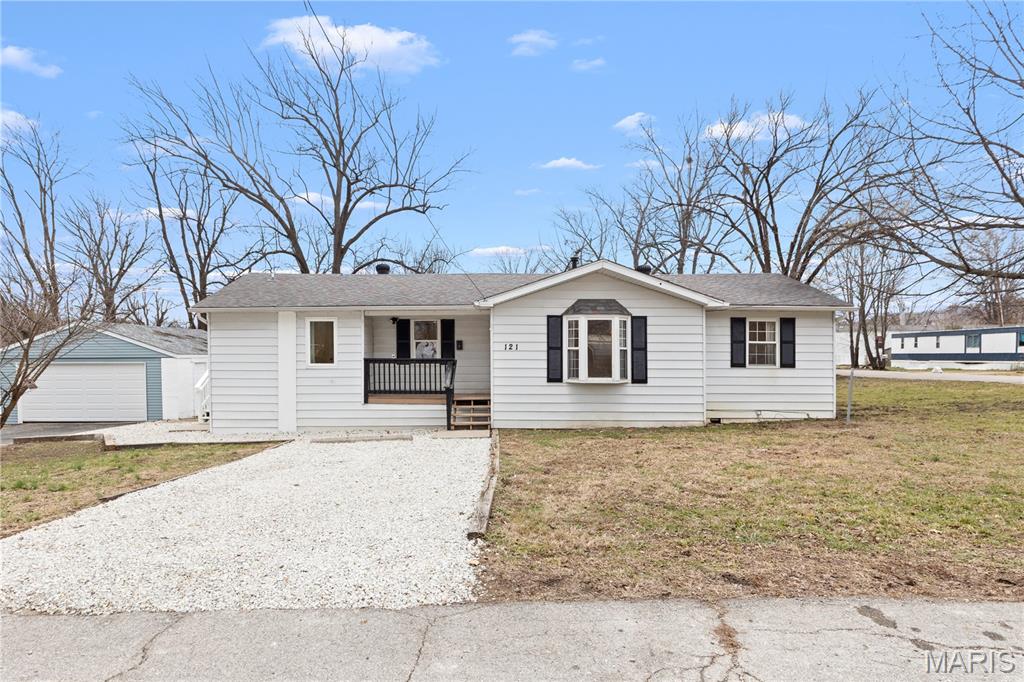 Homes for sale in Pacific, MO | 121 Western Ave, Pacific, MO 63069 | MLS# MIS25081045