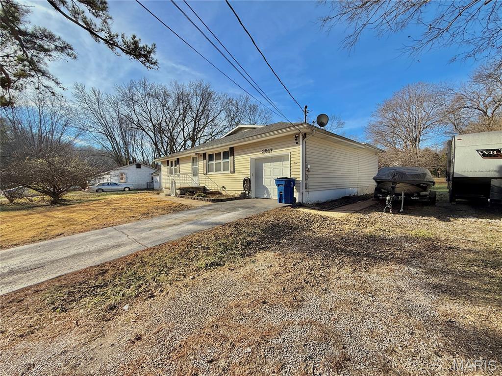 Homes for sale in Arnold, MO | 3847 Parkway Ln, Arnold, MO 63010 | MLS# MIS25081295