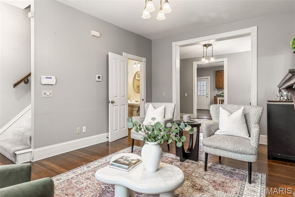 Homes for sale in St Louis, MO | 909 Victor St, St Louis, MO 63104 | MLS# MIS25081564