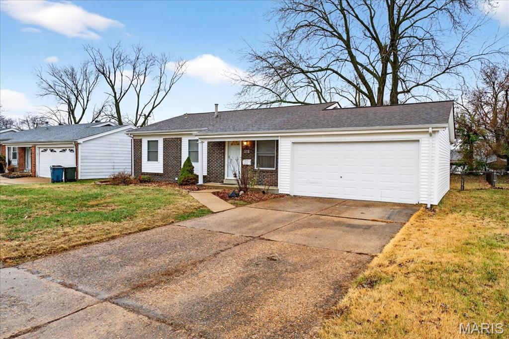 Homes for sale in Hazelwood, MO | 518 Fox Crest Dr, Hazelwood, MO 63042 | MLS# MIS25081892