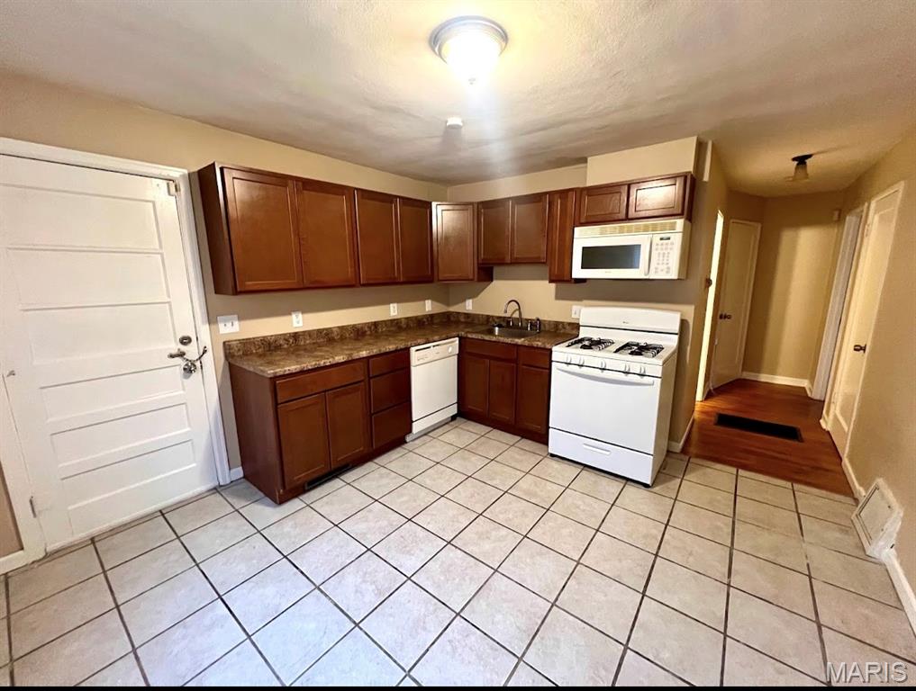 Homes for sale in Hazelwood, MO | 104 Barto Dr, Hazelwood, MO 63135 | MLS# MIS25081997