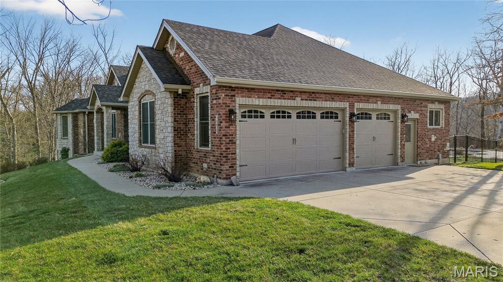 Homes for sale in Defiance, MO | 1275 Kohlers Ln, Defiance, MO 63341 | MLS# MIS25082411