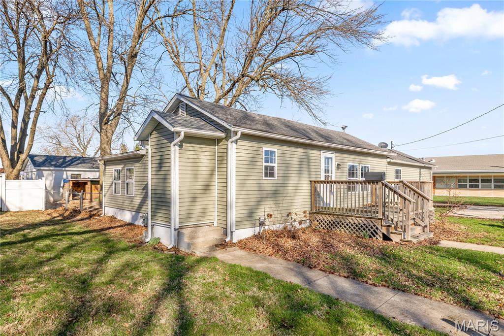 Homes for sale in Raymond, IL | 109 School St, Raymond, IL 62560 | MLS# MIS26000671