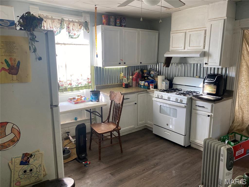 Homes for sale in New London, MO | 305 E 2Nd St, New London, MO 63459 | MLS# MIS26001138