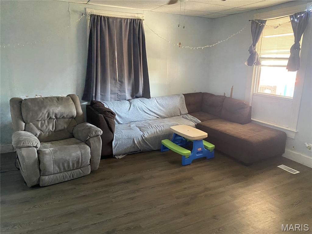 Homes for sale in New London, MO | 305 E 2Nd St, New London, MO 63459 | MLS# MIS26001138