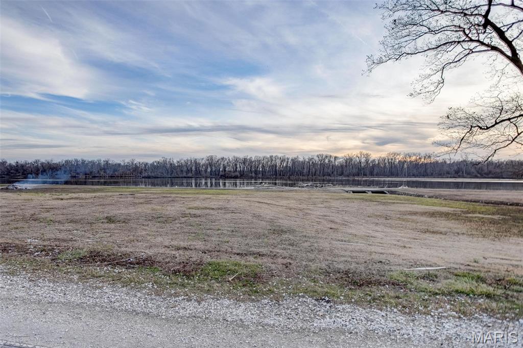 Homes for sale in Grafton, IL | 1109 W Main St, Grafton, IL 62037 | MLS# MIS26001417