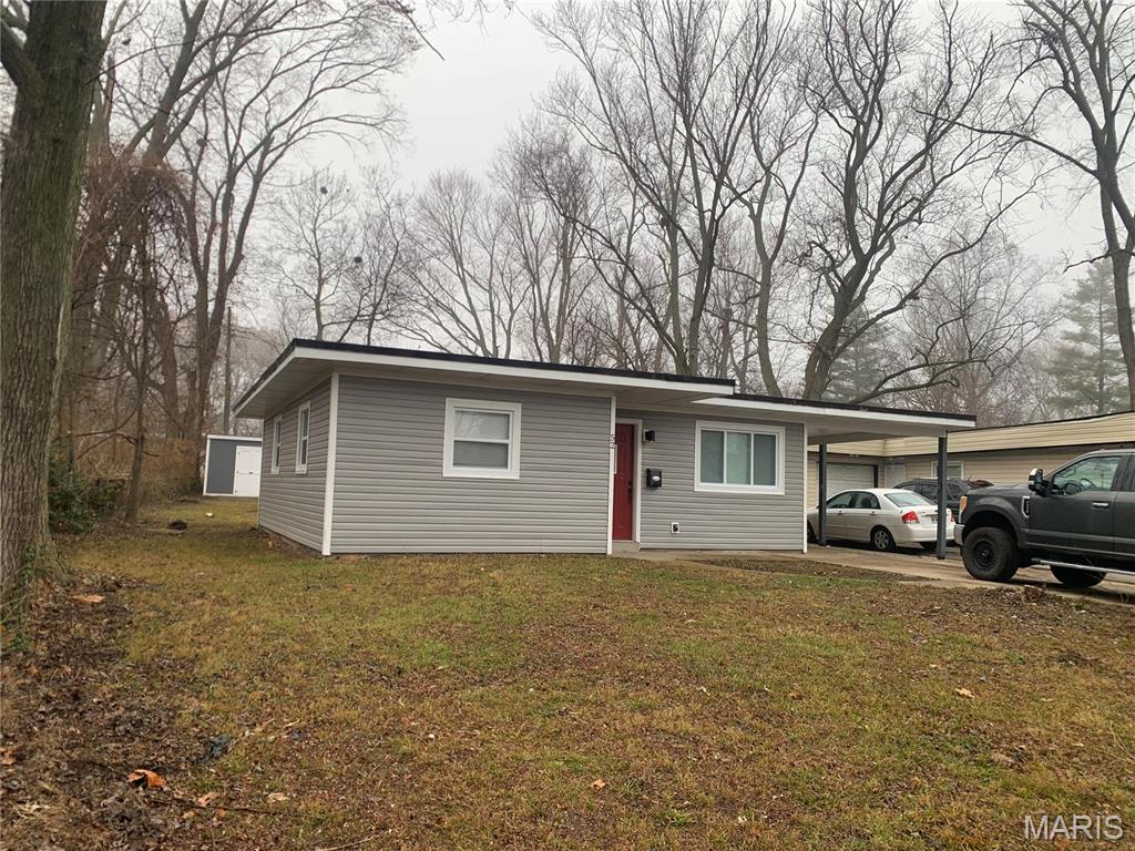 Homes for sale in Florissant, MO | 52 Marquette Dr, Florissant, MO 63031 | MLS# MIS26002369