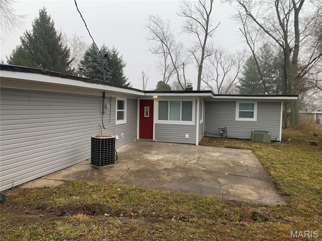 Homes for sale in Florissant, MO | 52 Marquette Dr, Florissant, MO 63031 | MLS# MIS26002369