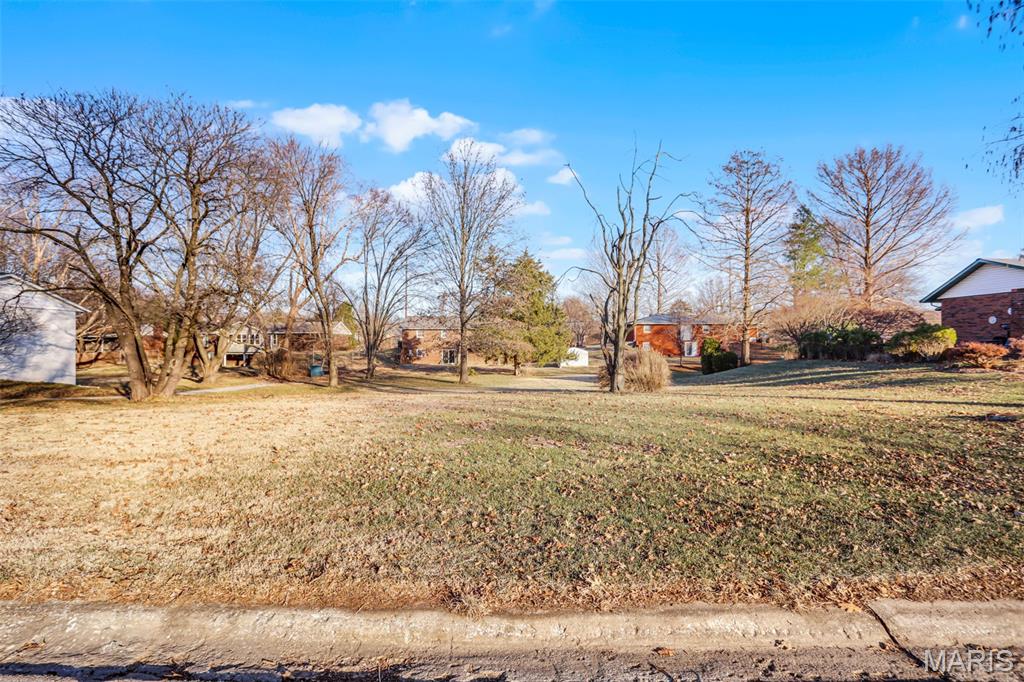 Homes for sale in Glen Carbon, IL | 15 Matterhorn Dr, Glen Carbon, IL 62034 | MLS# MIS26002955