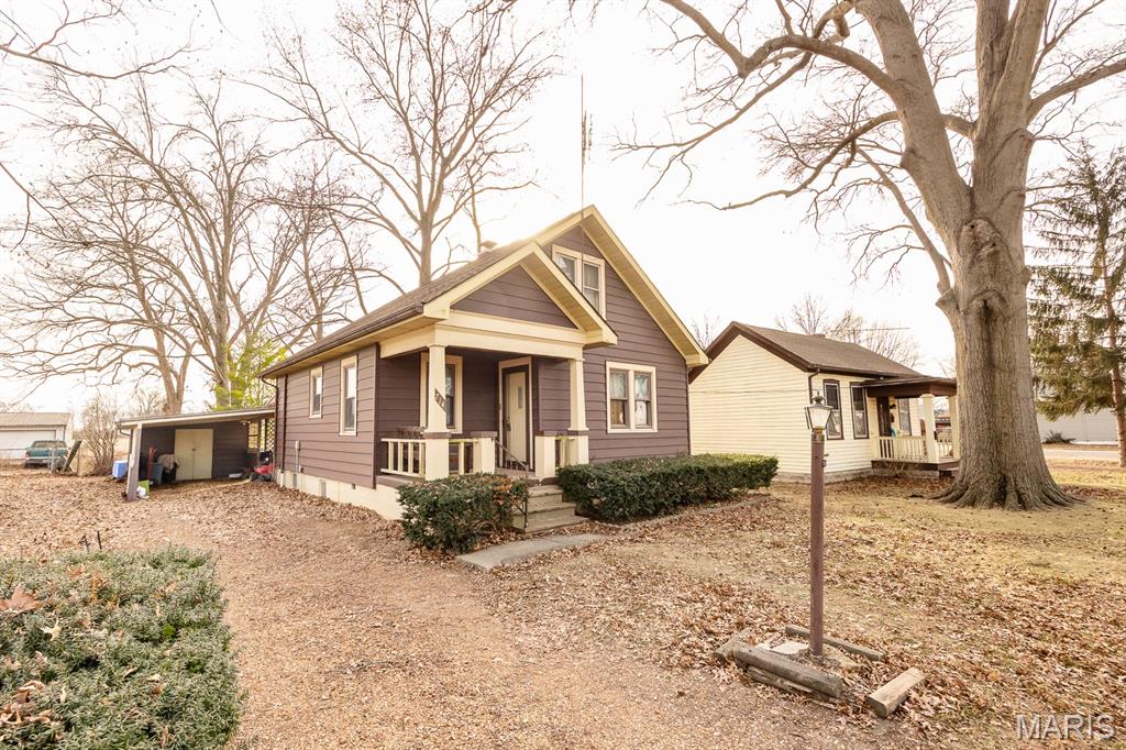Homes for sale in Mascoutah, IL | 714 W South St W, Mascoutah, IL 62258 | MLS# MIS26002987