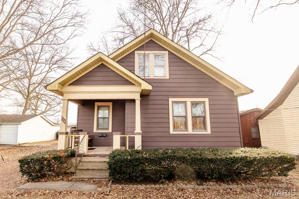 Homes for sale in Mascoutah, IL | 714 W South St W, Mascoutah, IL 62258 | MLS# MIS26002987