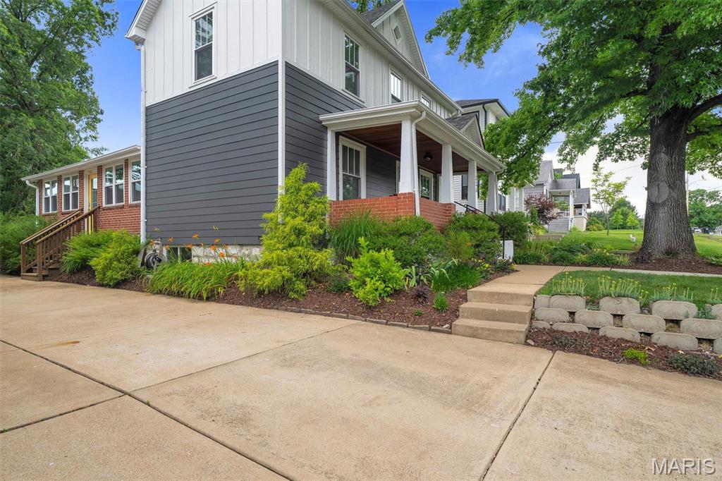 Homes for sale in Kirkwood, MO | 326 W Rose Hill Ave, Kirkwood, MO 63122 | MLS# MIS26003185