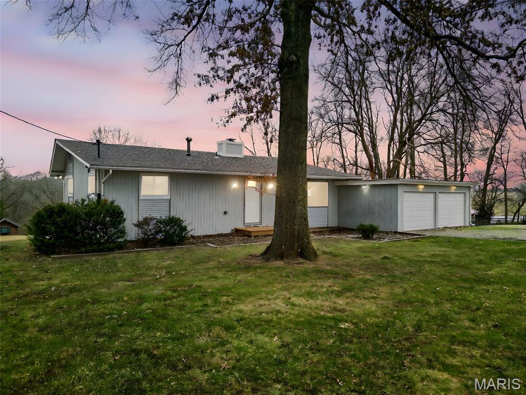 Homes for sale in Godfrey, IL | 2903 Airport Rd, Godfrey, IL 62035 | MLS# MIS26003575