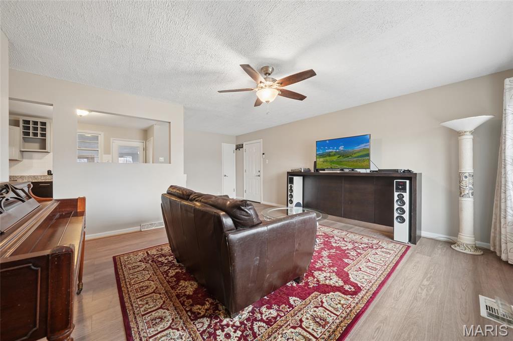 Homes for sale in Ballwin, MO | 634 Parker Dr, Ballwin, MO 63021 | MLS# MIS26004204