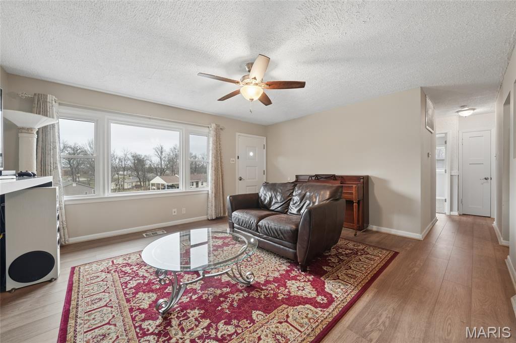 Homes for sale in Ballwin, MO | 634 Parker Dr, Ballwin, MO 63021 | MLS# MIS26004204