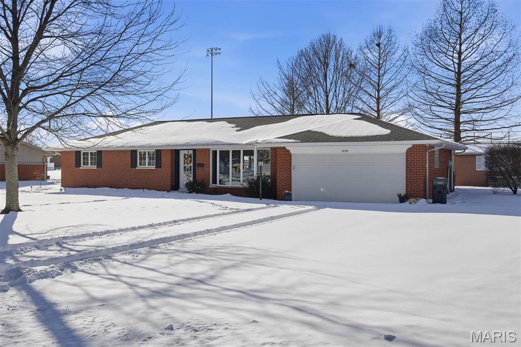 Homes for sale in Breese, IL | 1059 N Cherry St, Breese, IL 62230 | MLS# MIS26004654